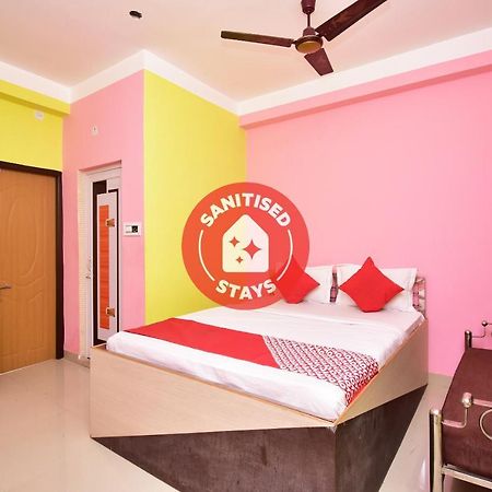 Oyo 16609 Trinayani Guest House Тарапит Екстериор снимка